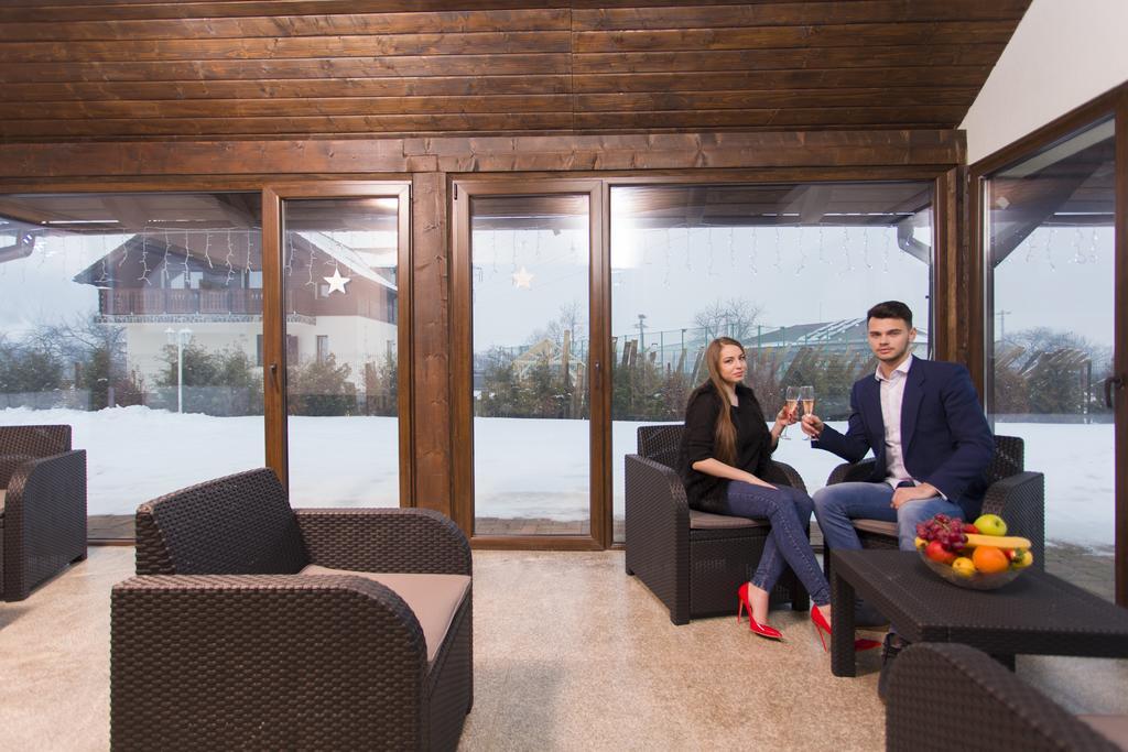 Pensiunea Ursa Hotel Bistrita Bargaului ภายนอก รูปภาพ