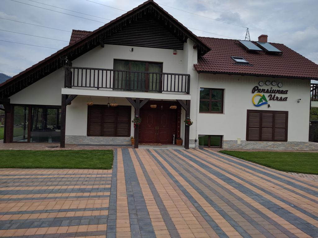 Pensiunea Ursa Hotel Bistrita Bargaului ภายนอก รูปภาพ
