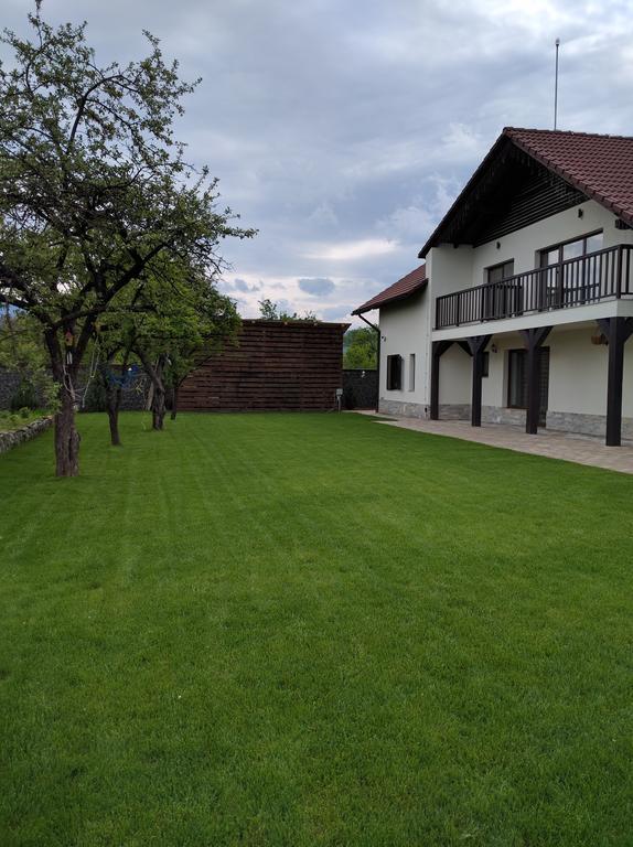 Pensiunea Ursa Hotel Bistrita Bargaului ภายนอก รูปภาพ
